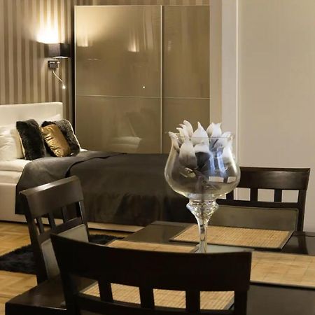 Premium Apartment By Hi5 - Lendvay Palace บูดาเปสต์ ภายนอก รูปภาพ