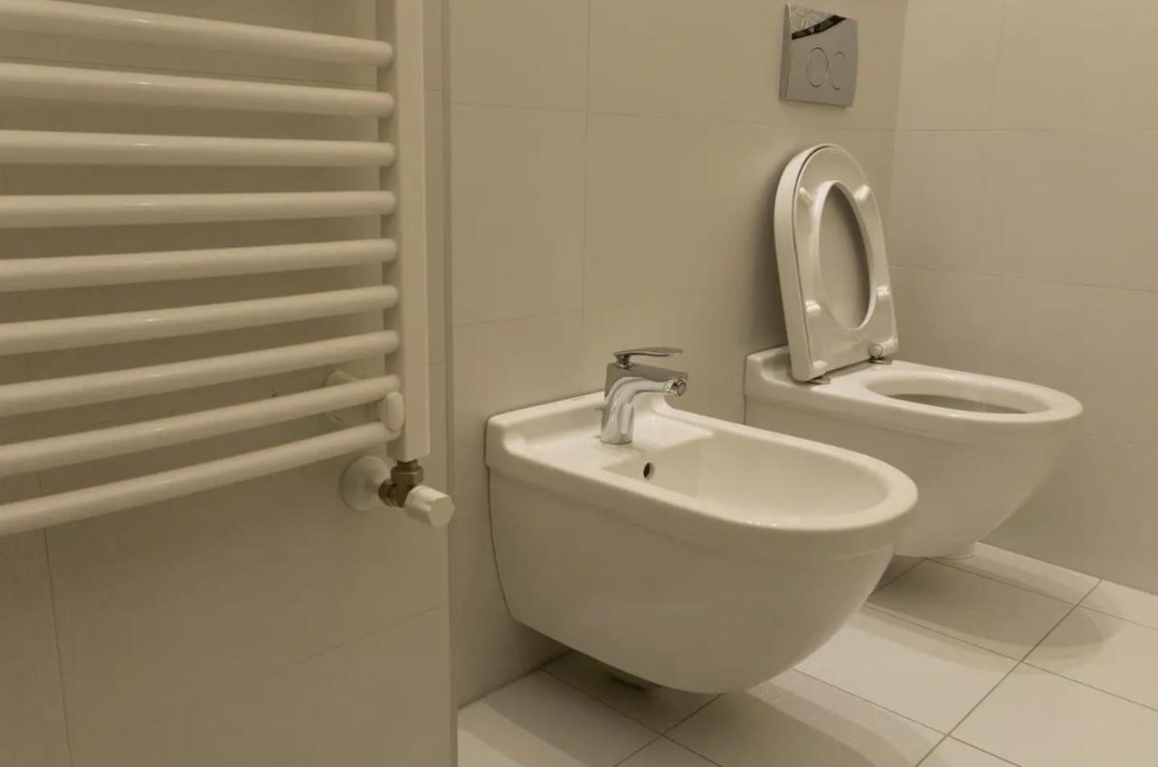 Premium Apartment By Hi5 - Lendvay Palace บูดาเปสต์ ภายนอก รูปภาพ